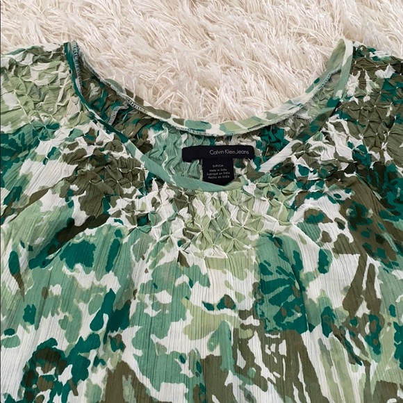 Green Top - Picture 2 of 6